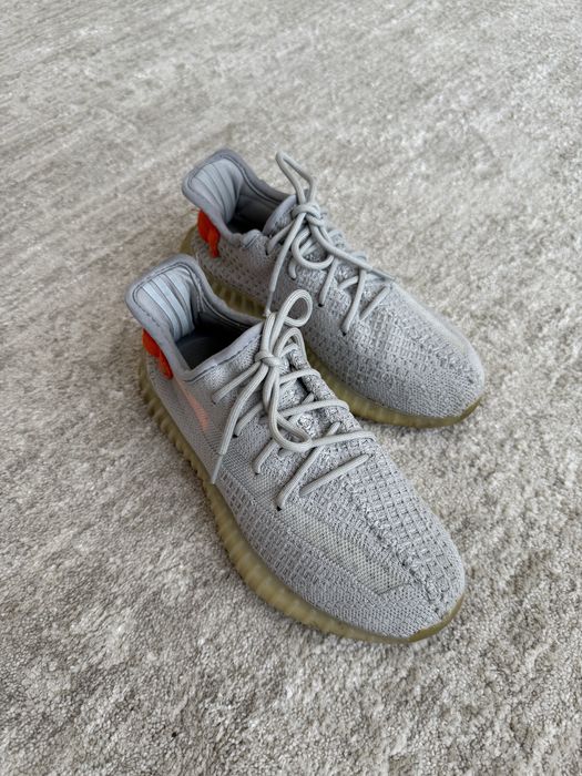 adidas Yeezy Boost 350 V2 Tail Light. 36-37 размер
