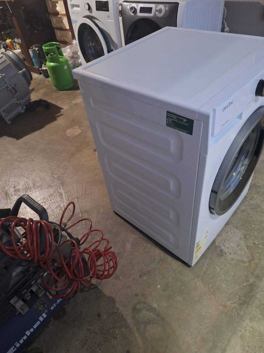 Masina de spalat rufe Arctic / A+++ / 9 Kg / 1200 RPM