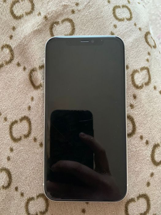 Айфон 11 в хорошем сост