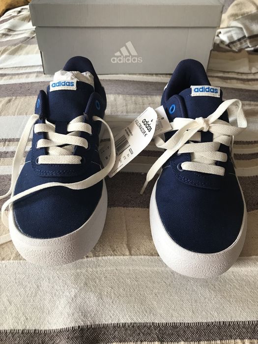 Чисто нови Adidas номер 36