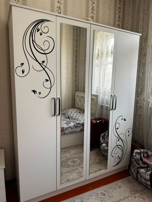 Продам спальный гарнитур