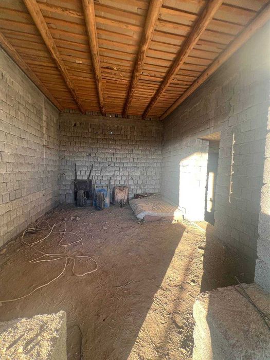 Шахар марказида туртбурчак 4 хонали, 4 сотик ховли сотувда