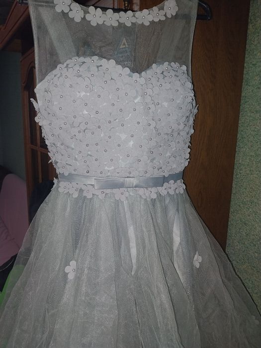 Официална рокля за поводи