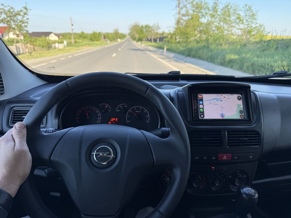 Opel Combo 1.3 Disel Caddy 2019 Clima Navi CarPlay senzori de parcare carlig remorcare Euro 6 130.000 km