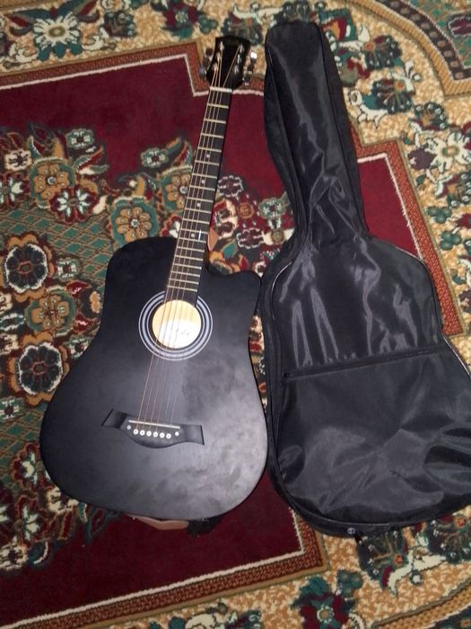 Akustik gitara sotiladi sroshni
Razmer 39
Olinganiga 1 oy boʻldi narxi