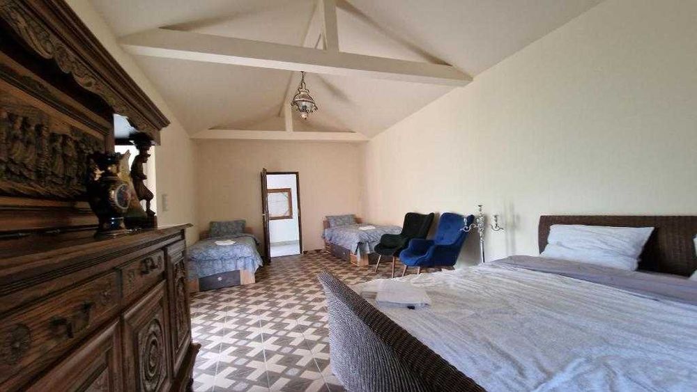 VAND PENSIUNE/CASA DE LOCUIT in localitatea Ghioroc jud Arad