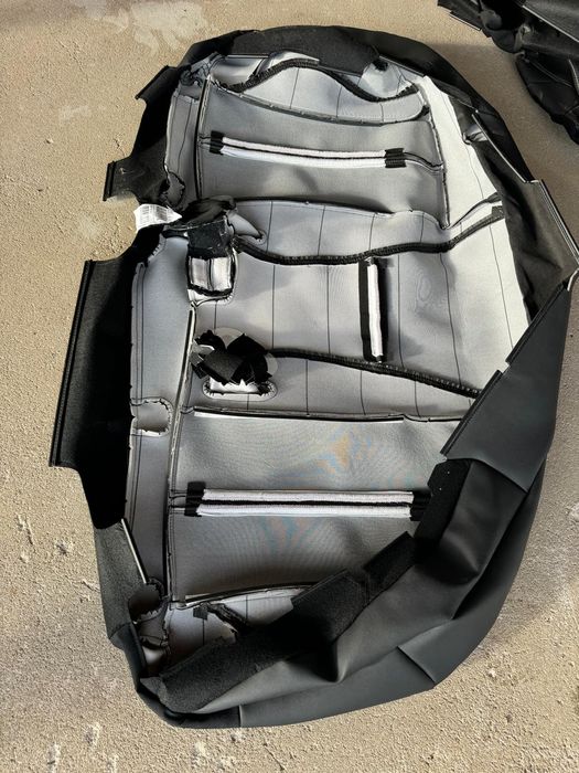 Vând huse scaune originale