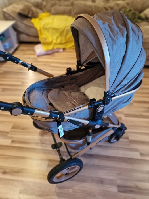 Продам новую коляску