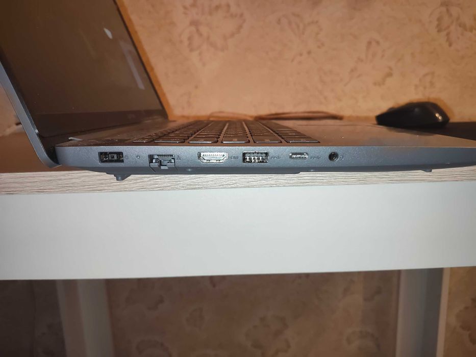 Ноутбук Lenovo LOQ.