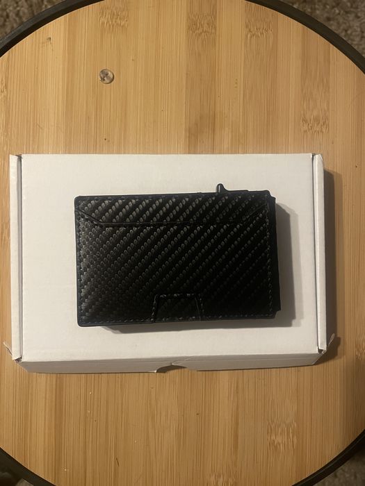 Кардхолдър / портфейл