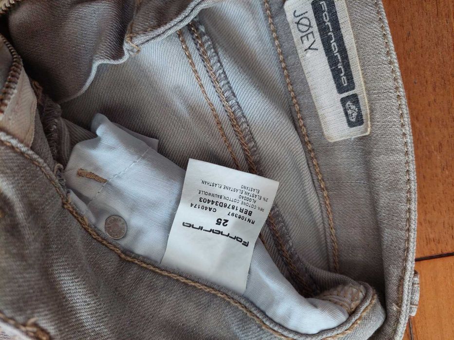 Дамски маркови дънки Burberry, GUESS, FORNARINA