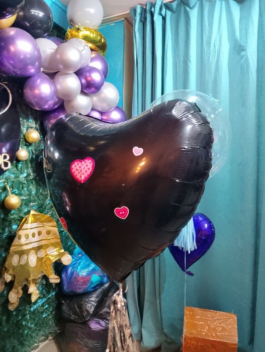 Продаю гигат шар сердечко черное