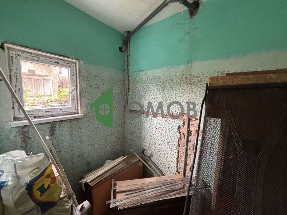 Двуетажна къща на плоча в кв. Самара 1