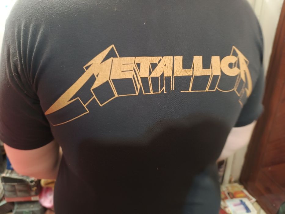 Tricou și banner Metallica