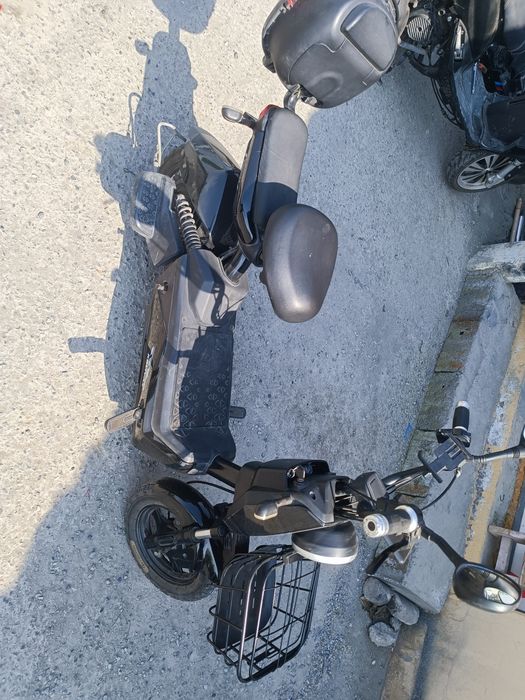 Scooter KIWIVAX sotiladi