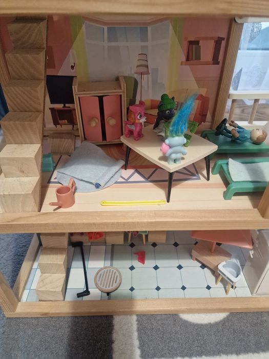 Куклена къща с мебелите