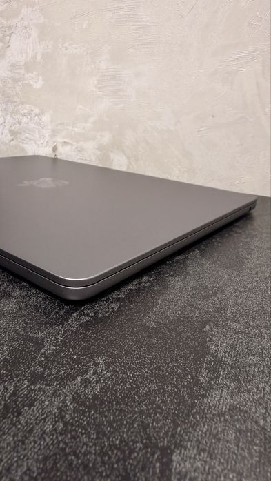 MacBook Air M2 8/256 icloud