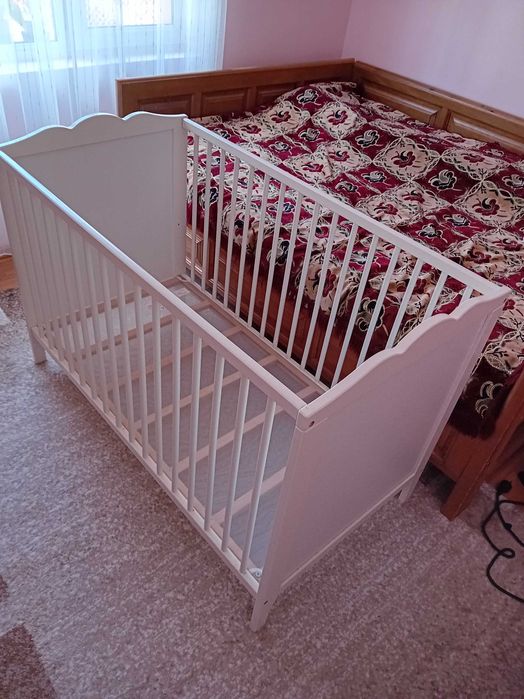 Patut copii confectionat din lemn fag foarte putin folosit stare nou.