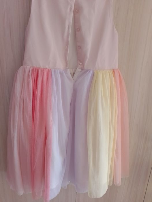 Рокля на марката h&m