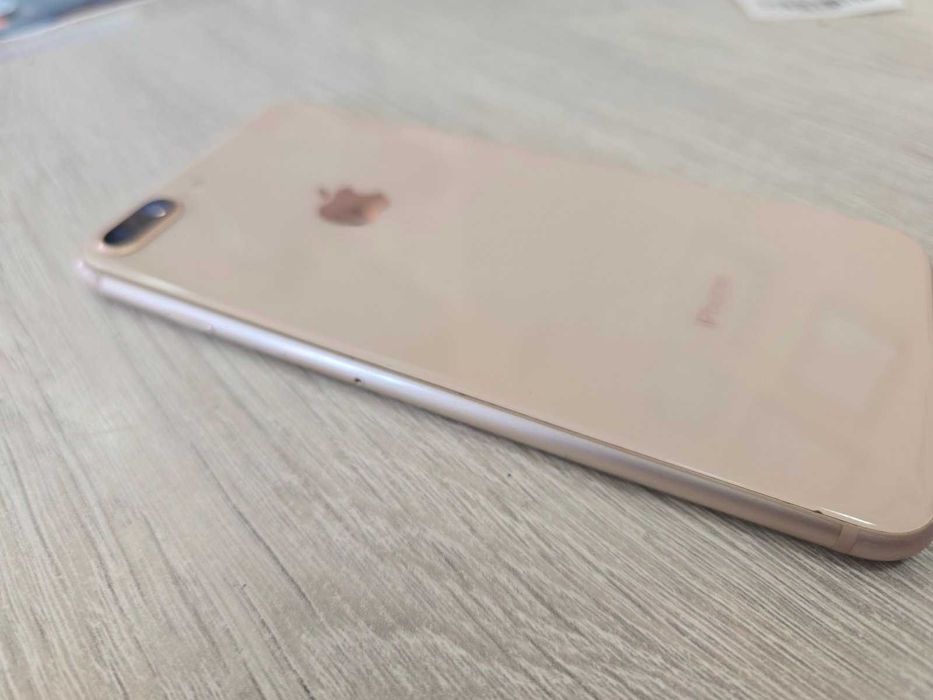 Apple iPhone 8 Plus 64GB / 90%