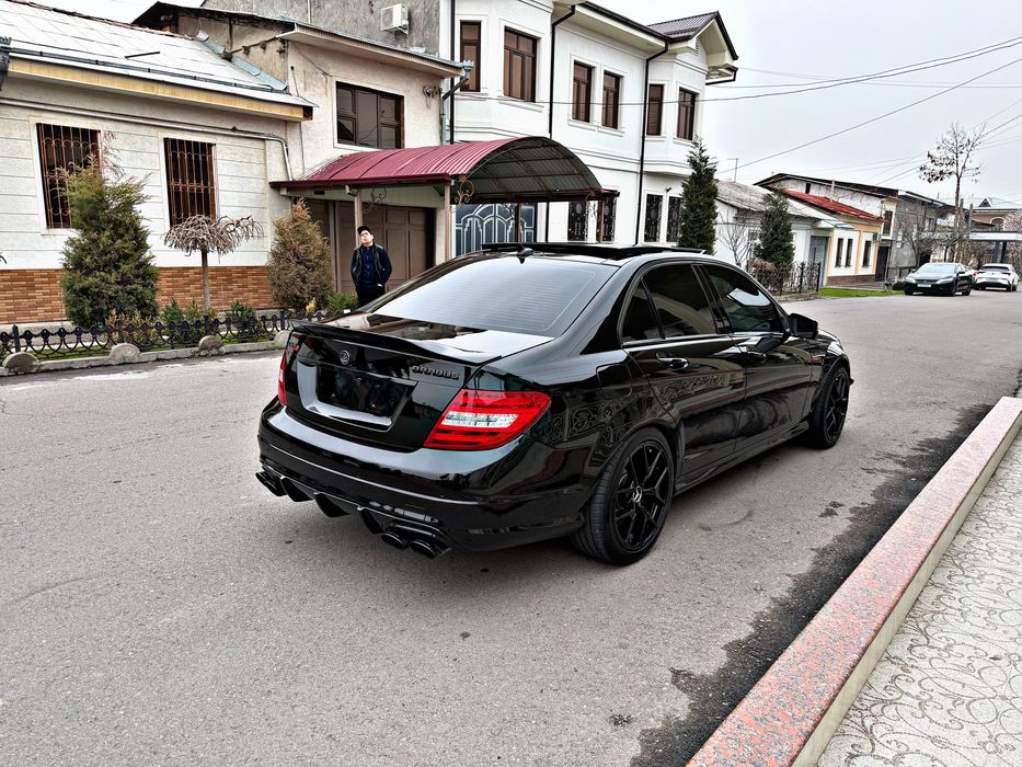 Mercedes W204 BRABUS Body Kit Состаяние Зор Пробег 198000Км