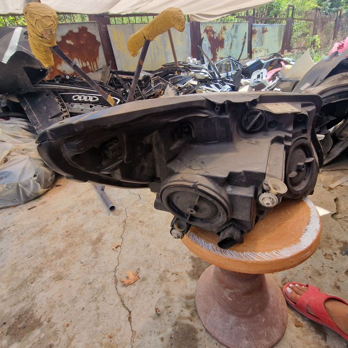 Mercedes Benz W447  2018 ляв фар