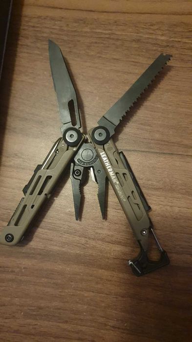 Multitool Leatherman Signal Coyote Tan – Nou în cutie