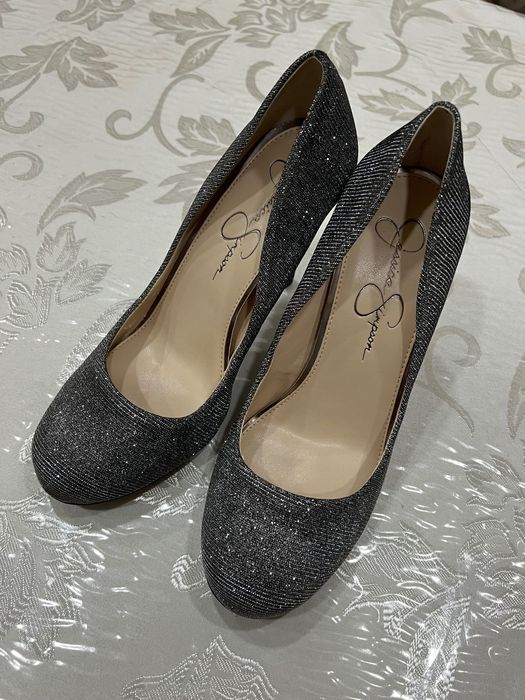 Туфли серые на каблук