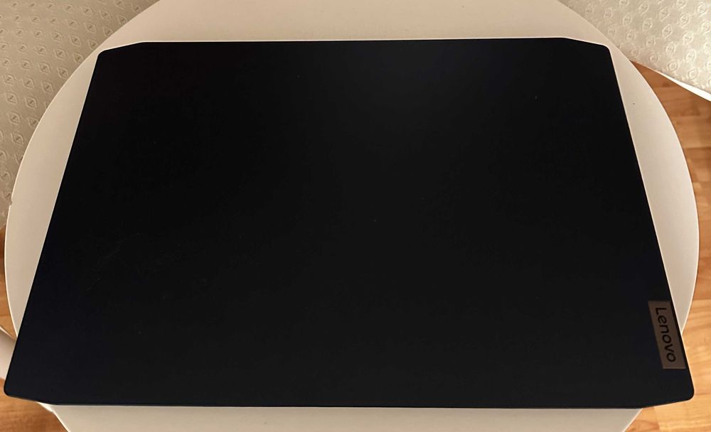 Vând Laptop Lenovo IdeaPad Gaming 3 | i5-10300H | 16GB RAM | GTX 1650 Ti | SSD 512 GB