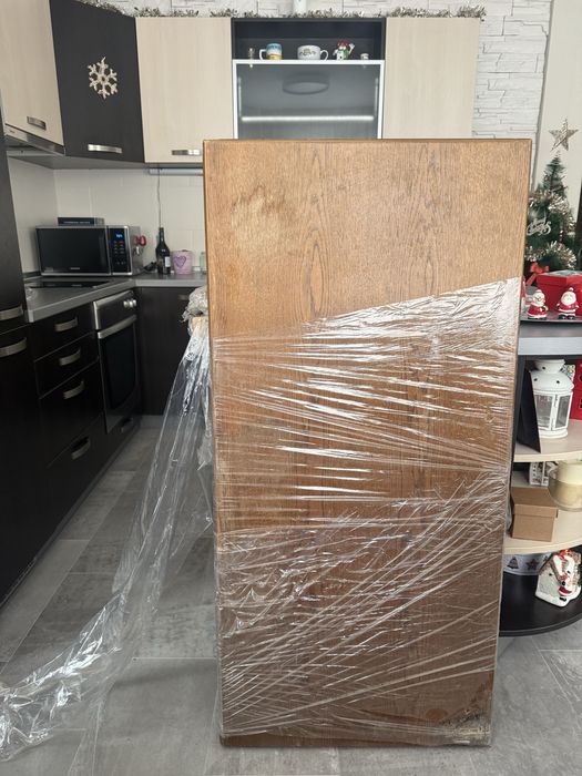 Дървена холна маса