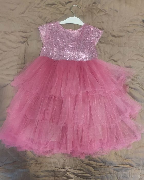 Платье праздничное на 4-5 лет