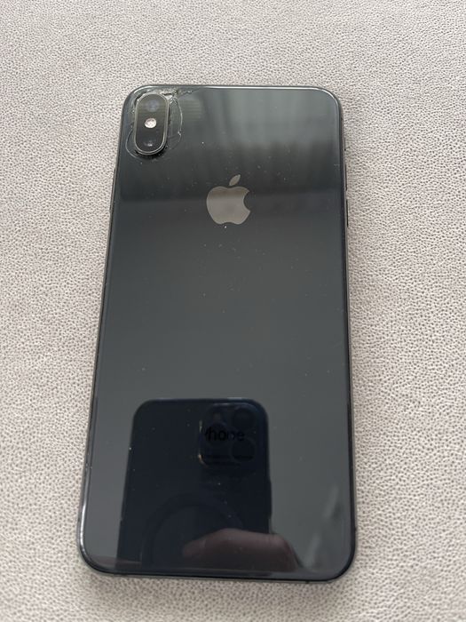 Продавам Iphone xs max
