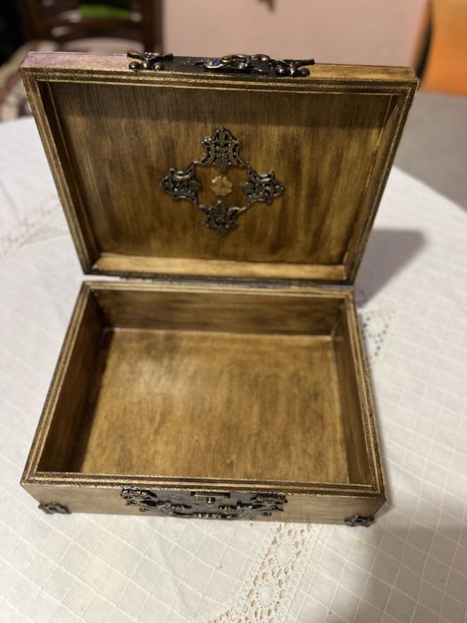 Дървена кутия за съхранение