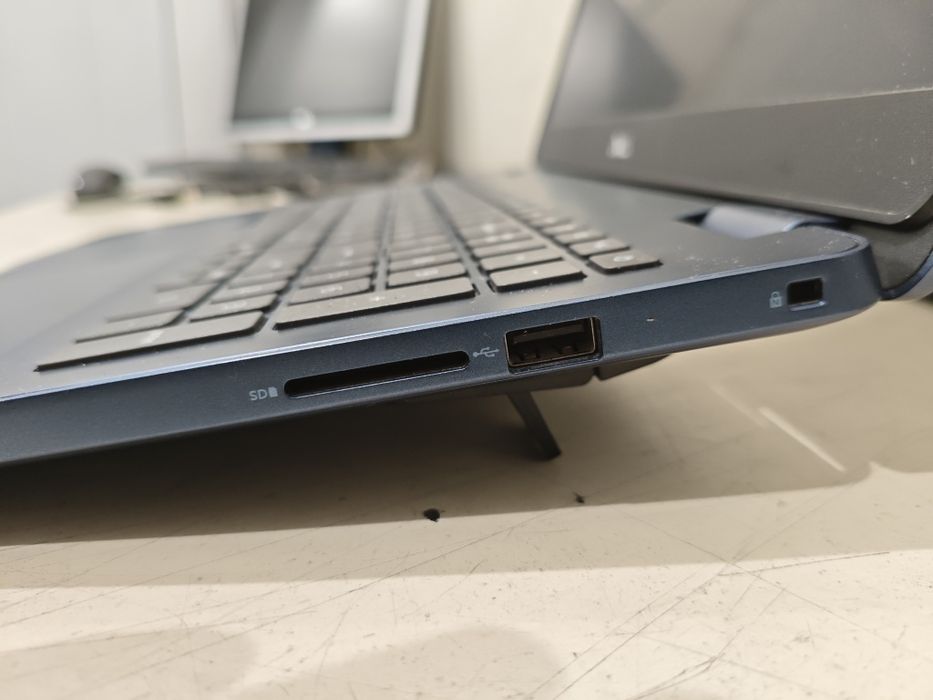 Продам ноутбук DELL INSPIRON 15