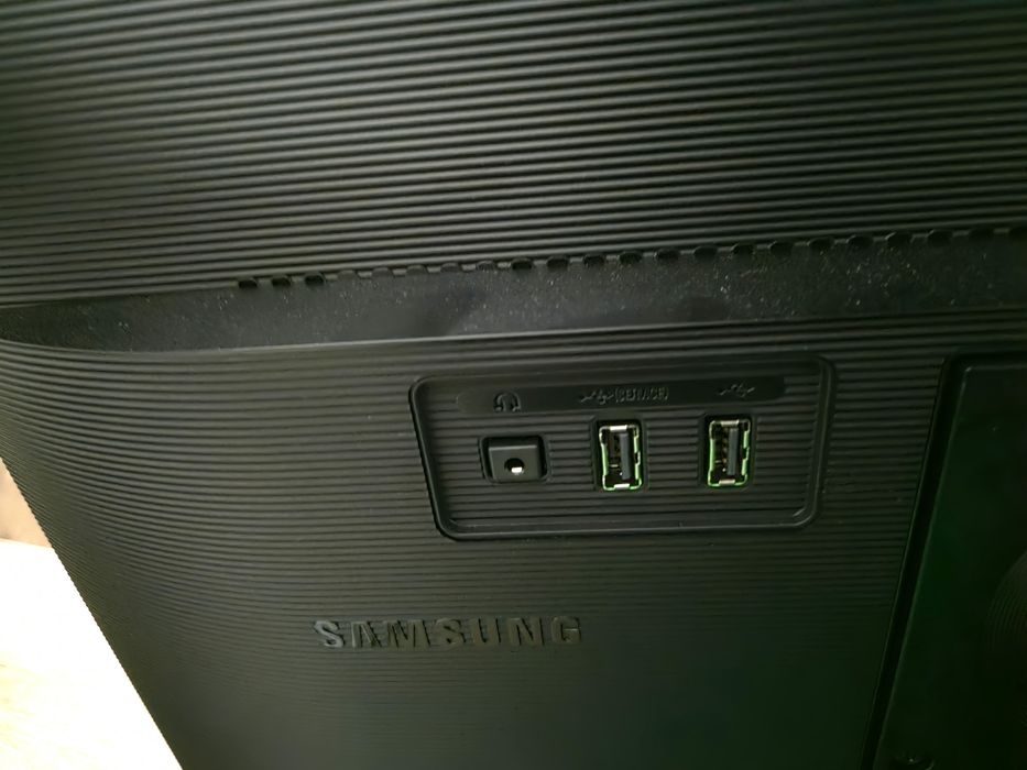 Продам мониторы компьютер и колонки