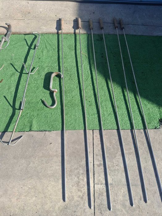 Куки за месо и шишове за чевермр