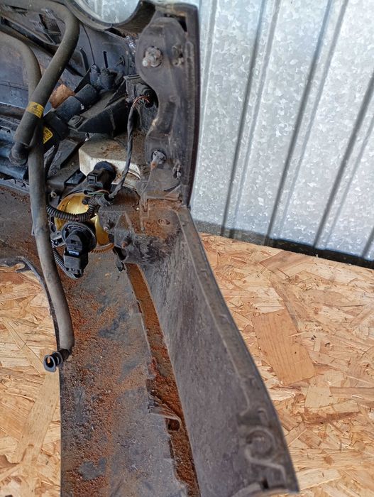 Bara Fata Vw Passat B6  Completa Cu Senzori de Parcare si Proiectoare de Ceata