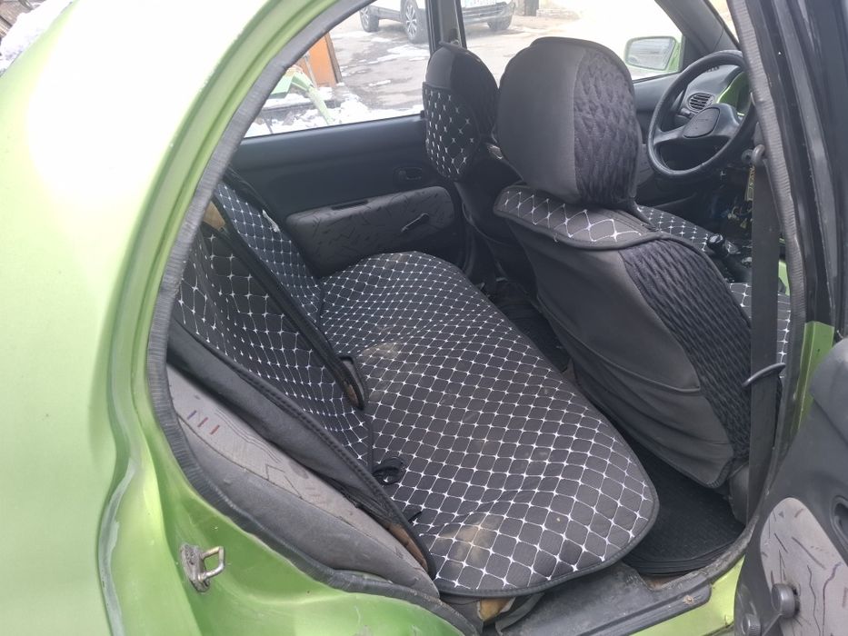 Продам  мазда  121