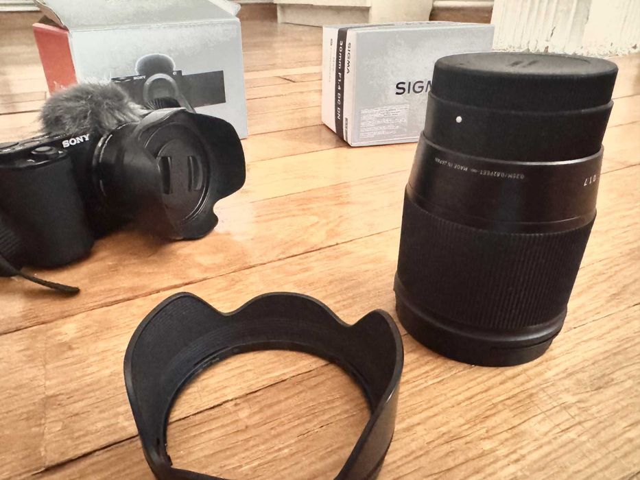 Sony ZV-E10 + 16-50mm + Sigma 16mm F1.4 | Sony E