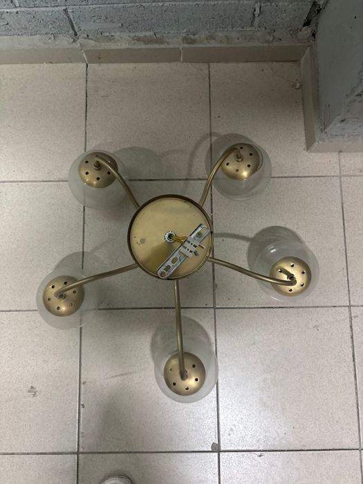 Срочно продам люстры!