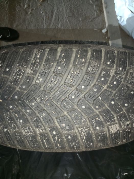 Продам шины б/у R17