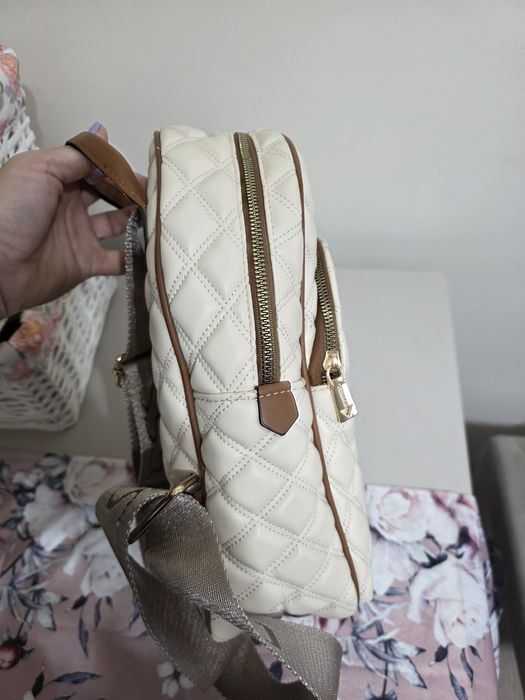 Guess rucsac bej nou