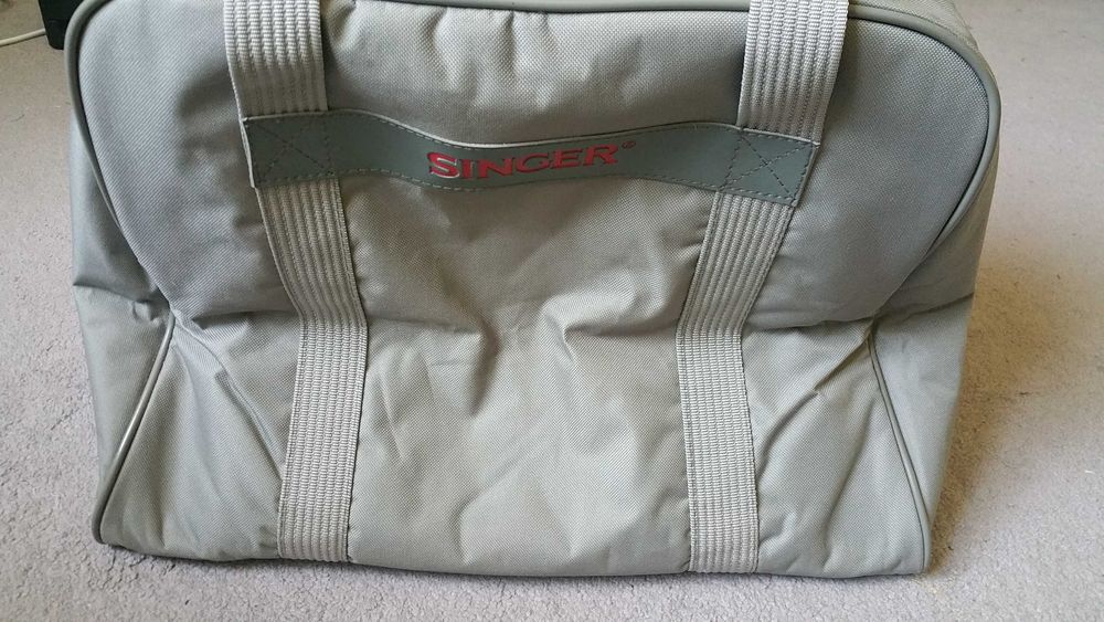 Сумка для швейной машины.