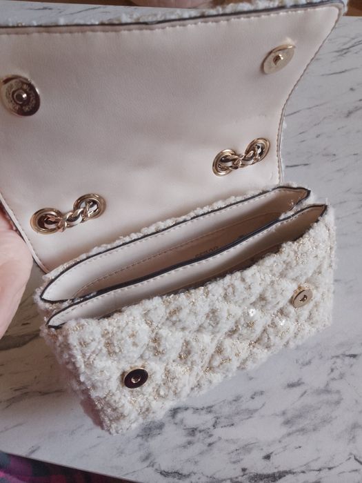 Нова дамска чанта Guess