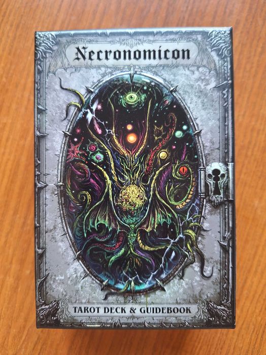 Necronomicon Tarot Deck and Guidebook / таро карти