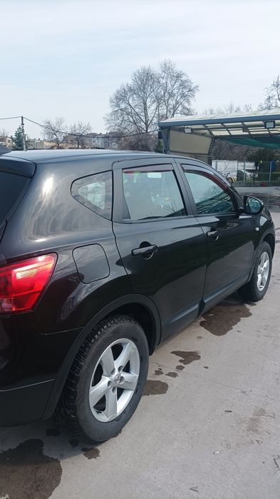 Nissan Qashqai-1.6