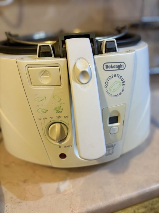 Фритюрник DeLonghi