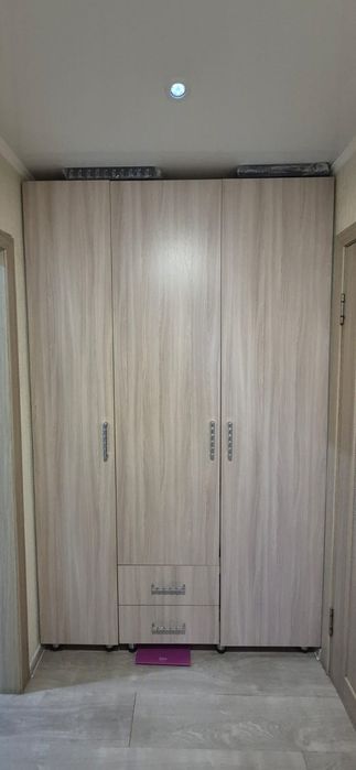 Продам очень вместительный шкаф
