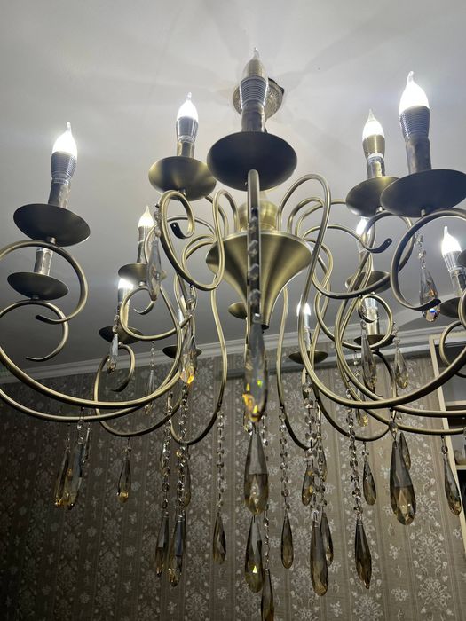 Продается люстра