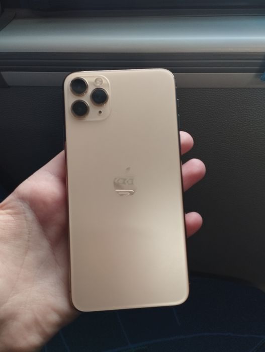 Продам айфон 11 про Макс